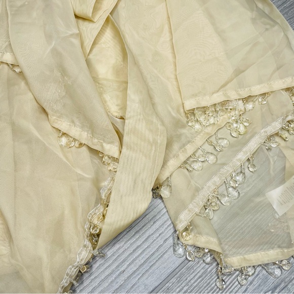 Jcp home cream drop curtain valence with faux crystal drops x2 and 1 long sheer - Picture 4 of 7